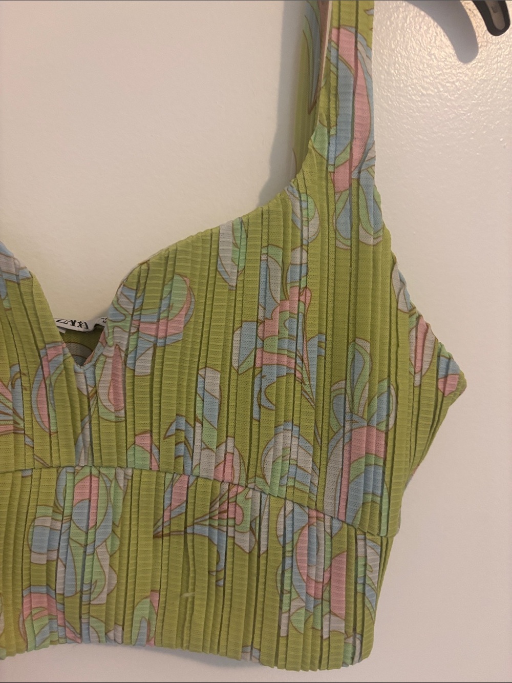 Zara Pastel Green Floral Crop Top - Picture 7 of 7